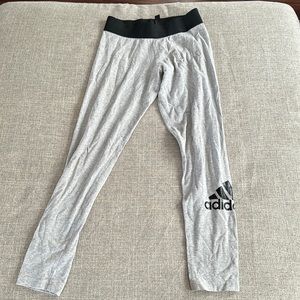 Adidas legging workout pants size small great with black logo